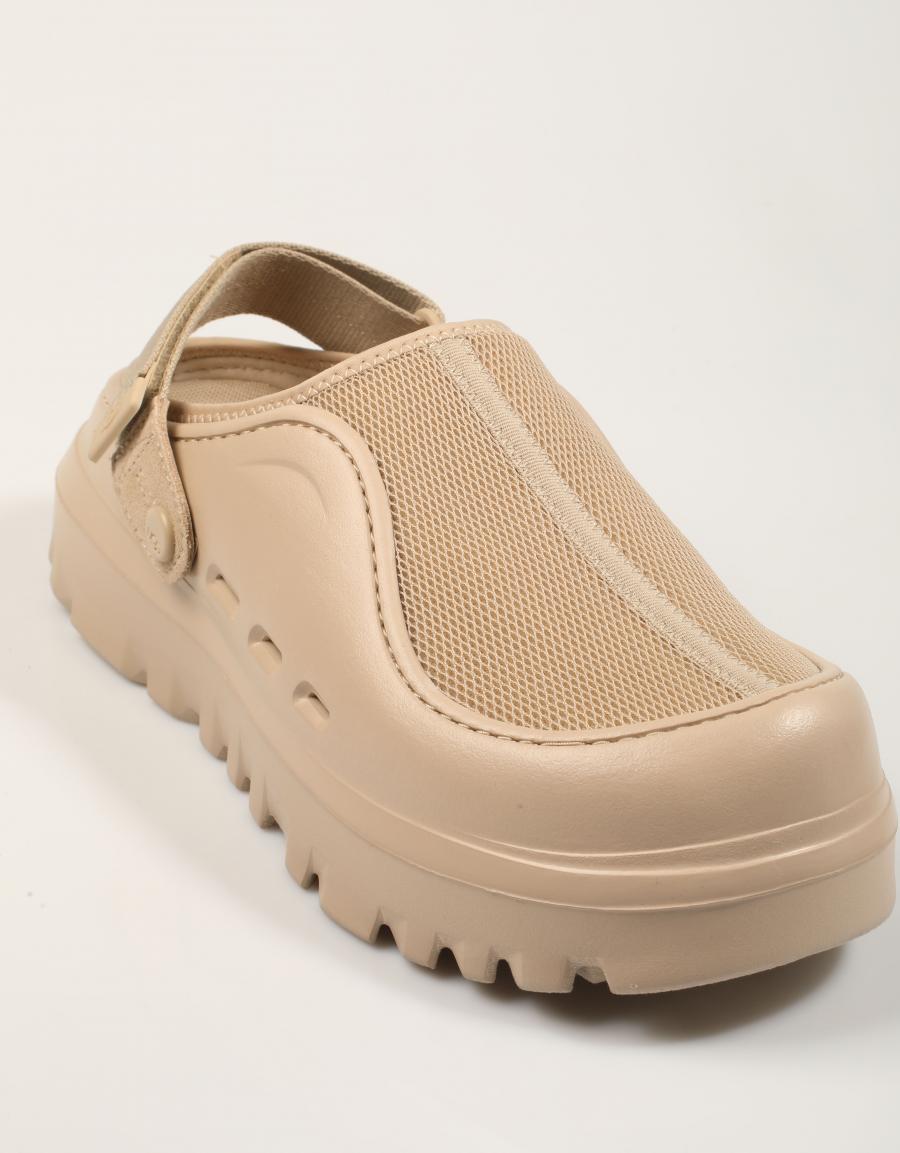 CHANCLAS UGG PEAKMOD 1166912 en color Beige