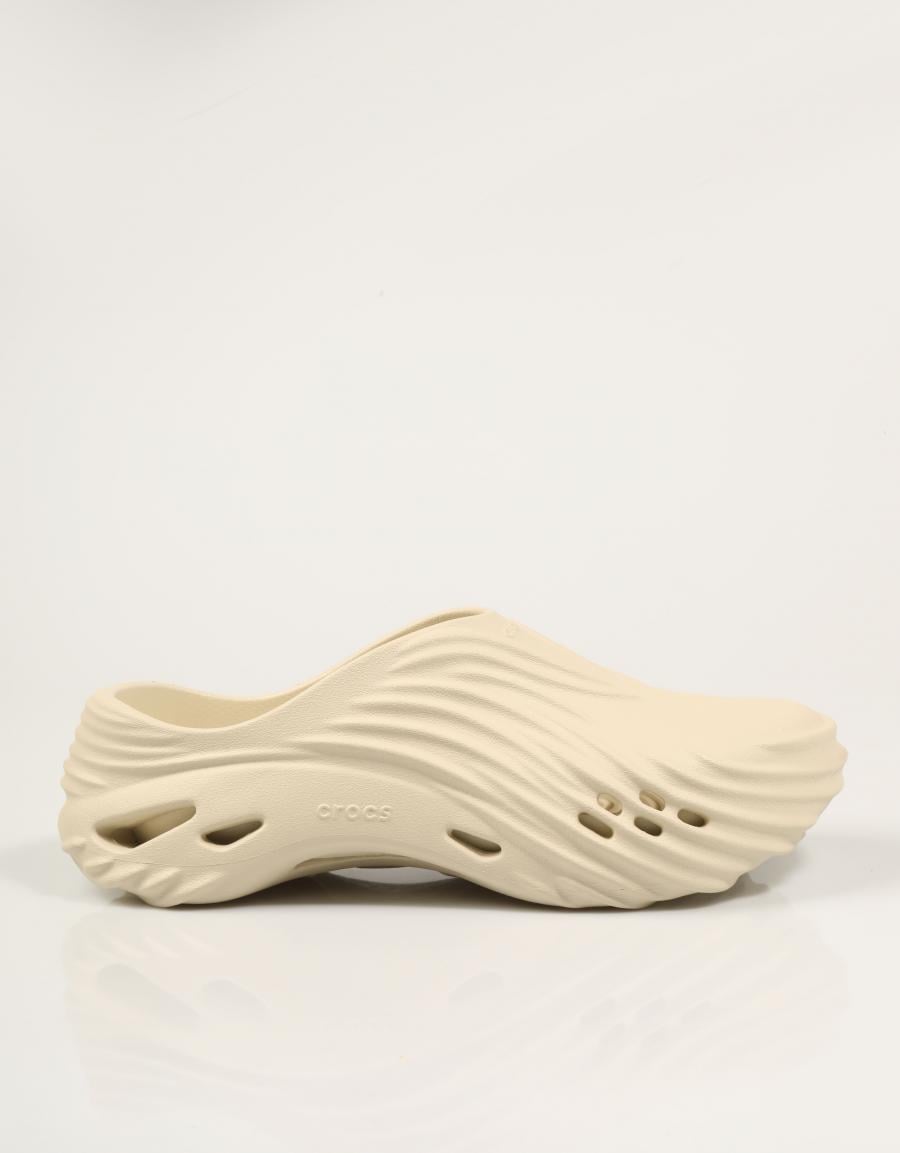 ZUECOS CROCS ECHO WAVE BONE 210521 en color Beige