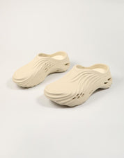 ZUECOS CROCS ECHO WAVE BONE 210521 en color Beige