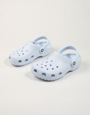 ZUECOS CROCS CLASSIC BLUE FROST 10001 en color Azul marino