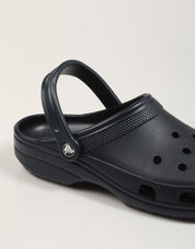 ZUECOS CROCS CLASSIC NAVY 10001 en color Azul marino