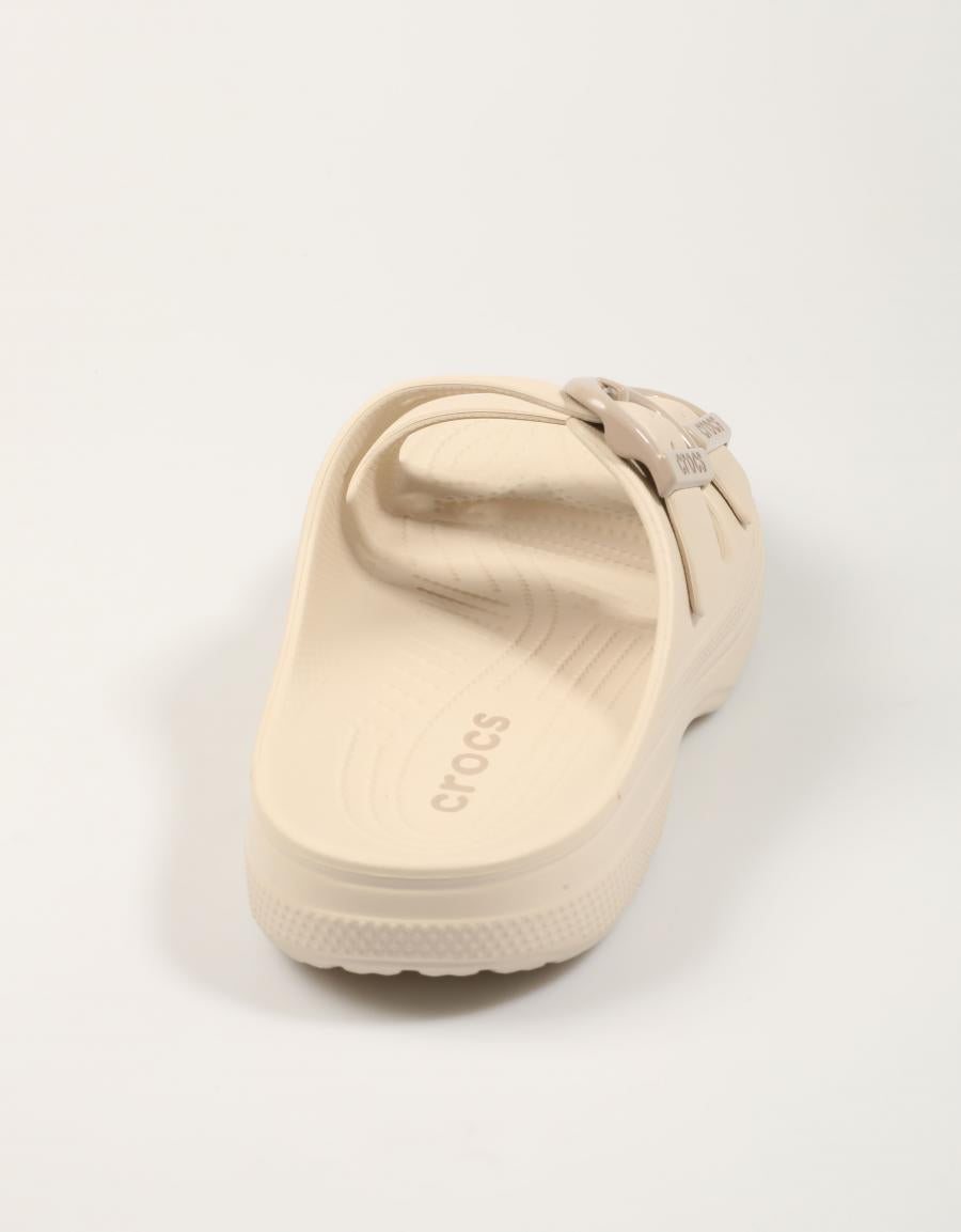 ZUECOS CROCS SATURDAY BUCKLE FRAPPE 212867 en color Taupe