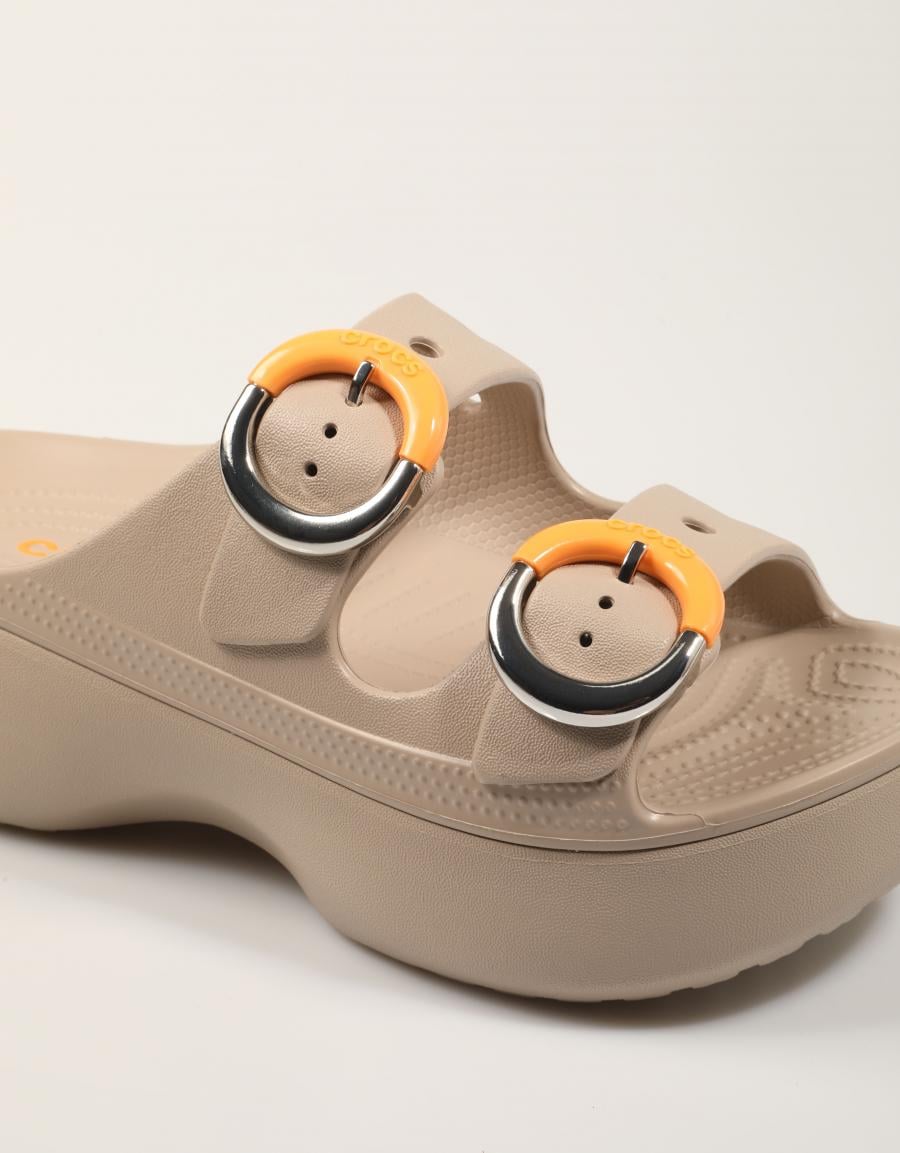 ZUECOS CROCS SAT PLATFORM BUCKLE DULCE 213246 en color Taupe