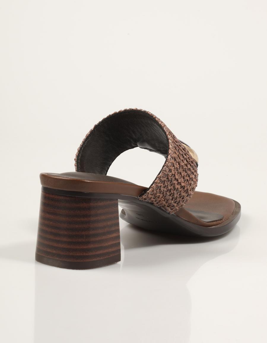 SANDALIAS NOA HARMON 9971 en color Marron