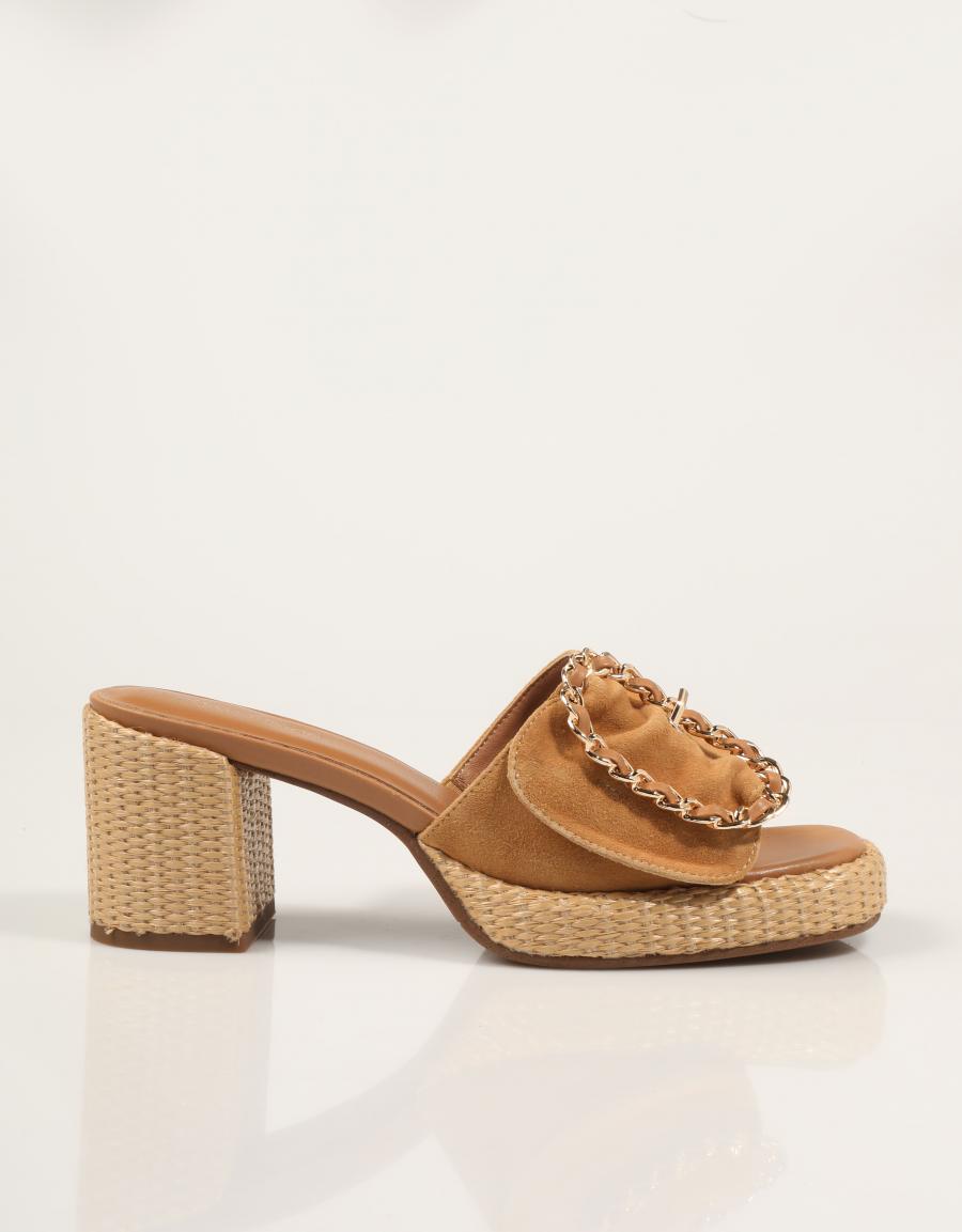 SANDALIAS NOA HARMON 10305 en color Cuero