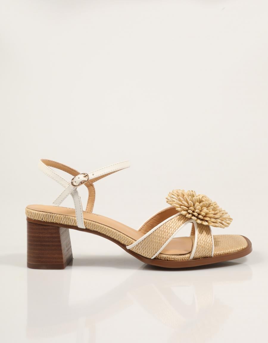 SANDALIAS NOA HARMON 10253 en color Beige