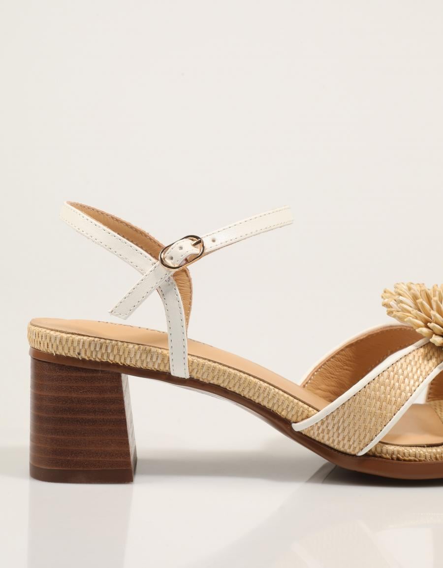 SANDALIAS NOA HARMON 10253 en color Beige