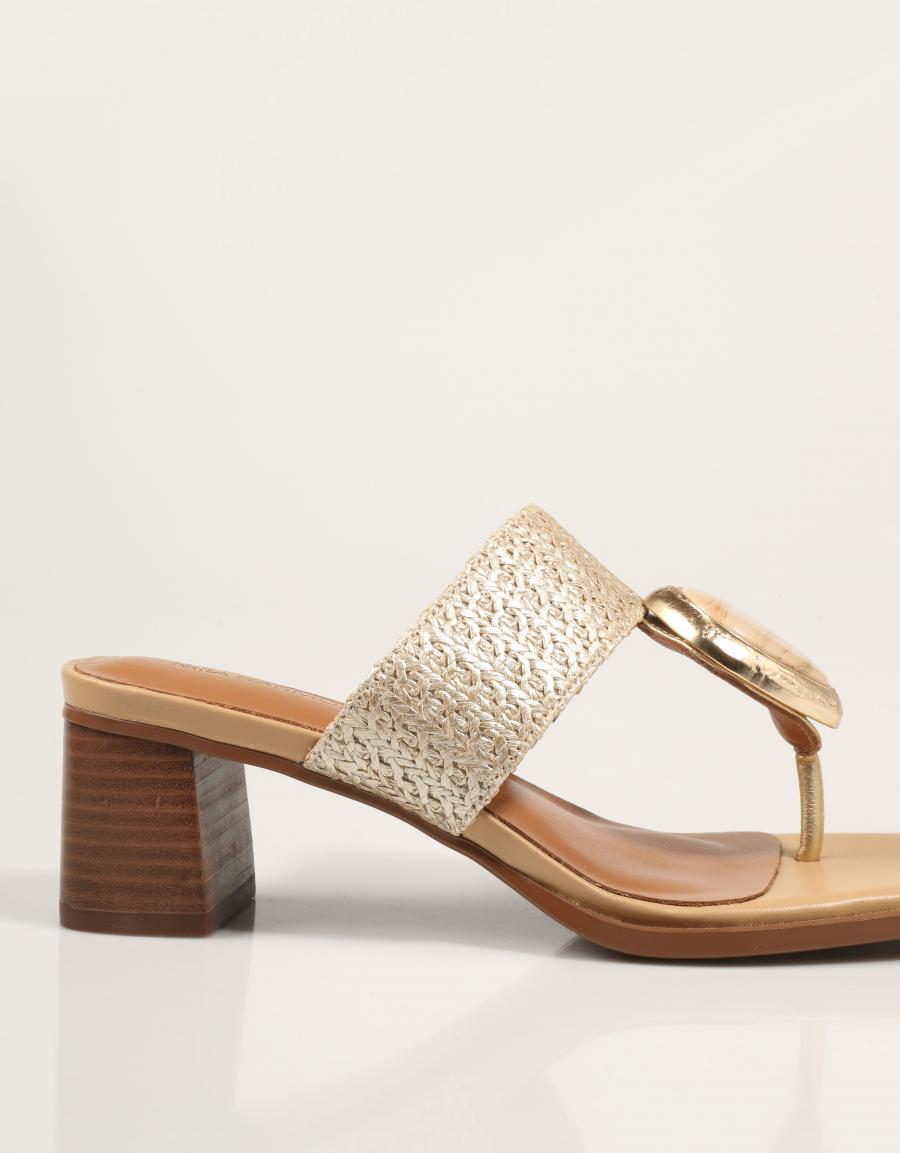 SANDALIAS NOA HARMON 9971 en color Oro