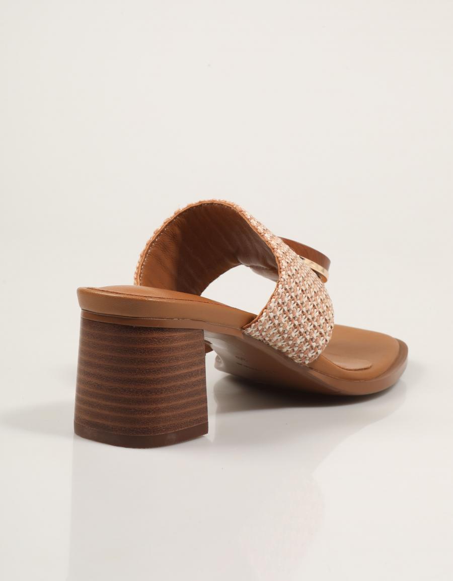SANDALIAS NOA HARMON 10286 en color Cuero