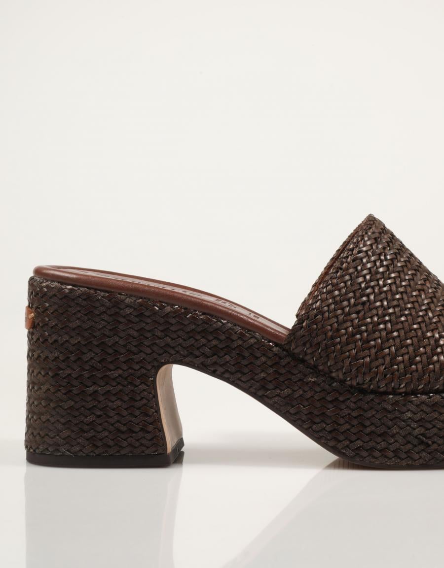 SANDALIAS TAMARIS PALA RAFIA MOCCA en color Marron