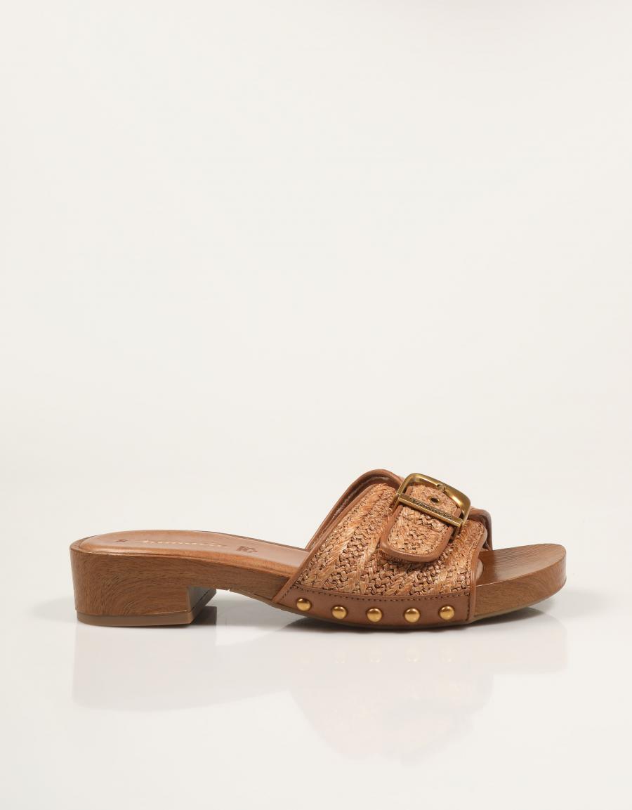 SANDALIAS TAMARIS PALA HEBILLA COGNAC en color Cuero