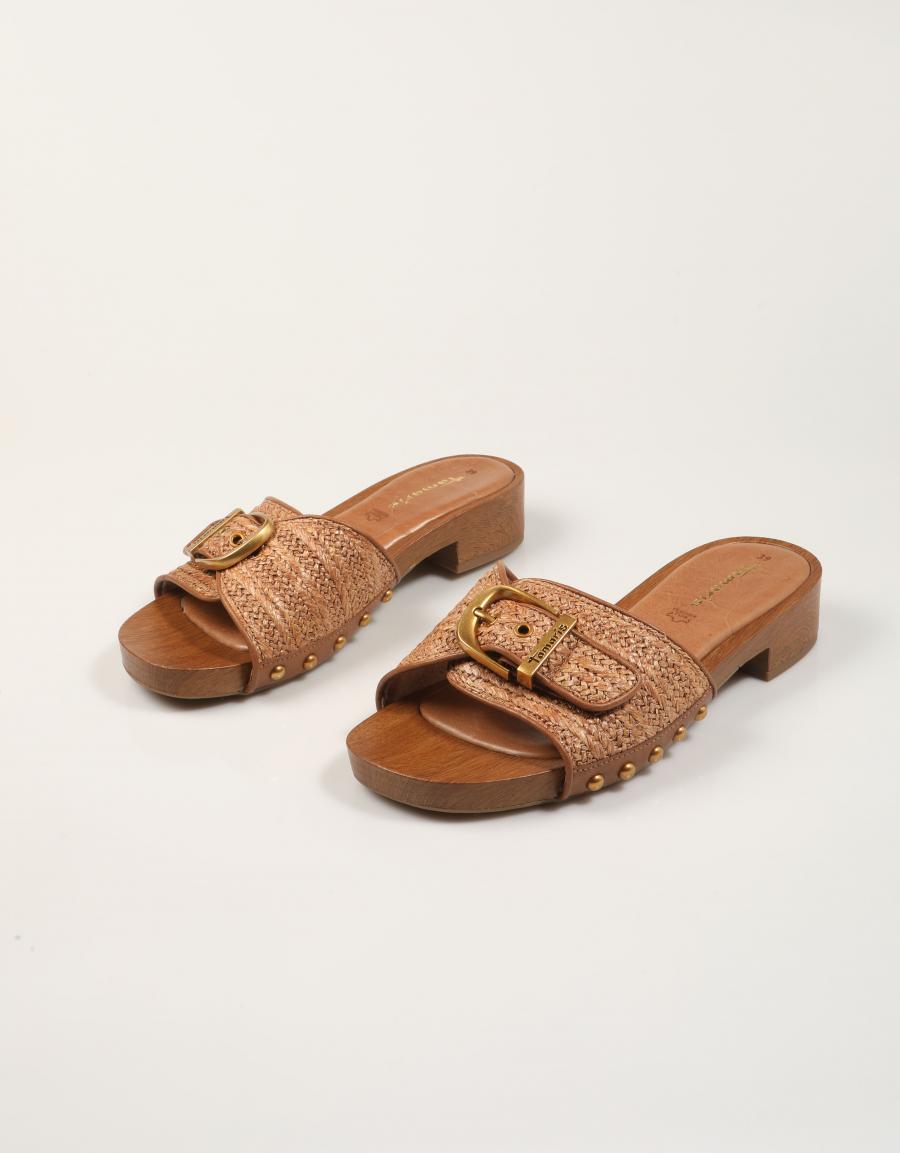 SANDALIAS TAMARIS PALA HEBILLA COGNAC en color Cuero