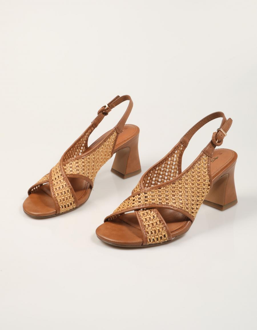 SANDALIAS TAMARIS SANDALIA RAFIA COGNAC en color Cuero
