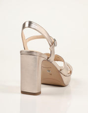 SANDALIAS TAMARIS SANDALIA CRUCR L.GOLD en color Oro