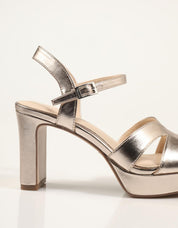 SANDALIAS TAMARIS SANDALIA CRUCR L.GOLD en color Oro