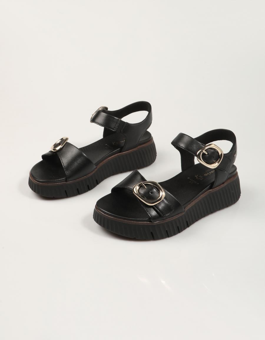 SANDALIAS TAMARIS CONFORT SANDALIA HEBILLAS BLACK en color Negro