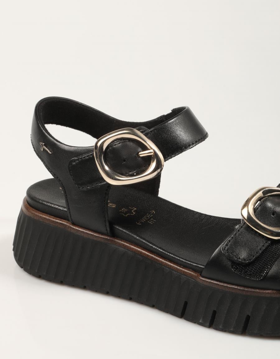 SANDALIAS TAMARIS CONFORT SANDALIA HEBILLAS BLACK en color Negro