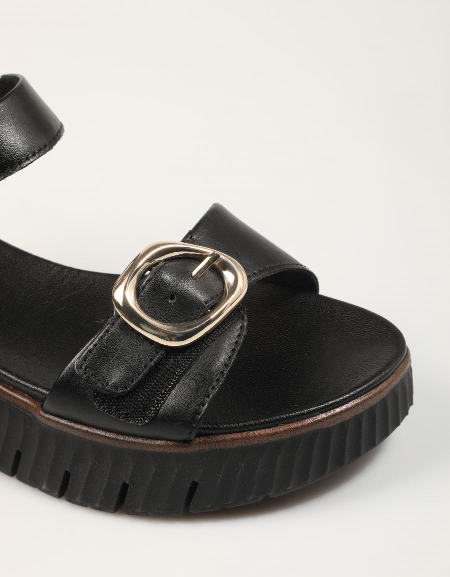 SANDALIAS TAMARIS CONFORT SANDALIA HEBILLAS BLACK en color Negro