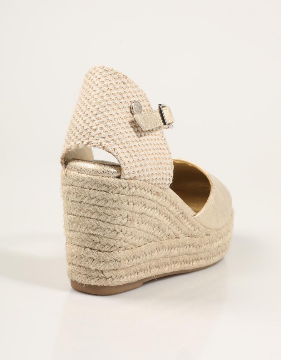 SANDALIAS REFRESH 1727820 en color Platino