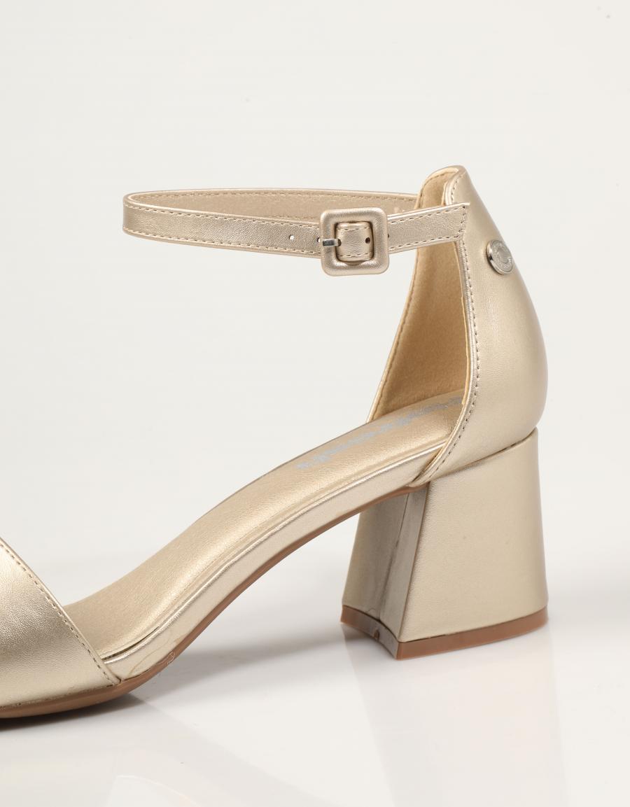 SANDALIAS REFRESH SANDALIA ORO 175252 en color Oro