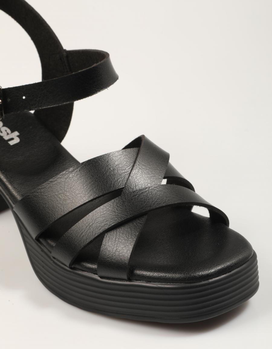 SANDALIAS REFRESH SANDALIA TIRAS NEGRO en color Negro