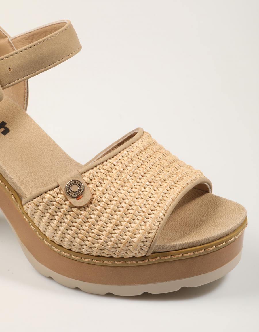 SANDALIAS REFRESH SANDALIA TACON TAUPE en color Beige