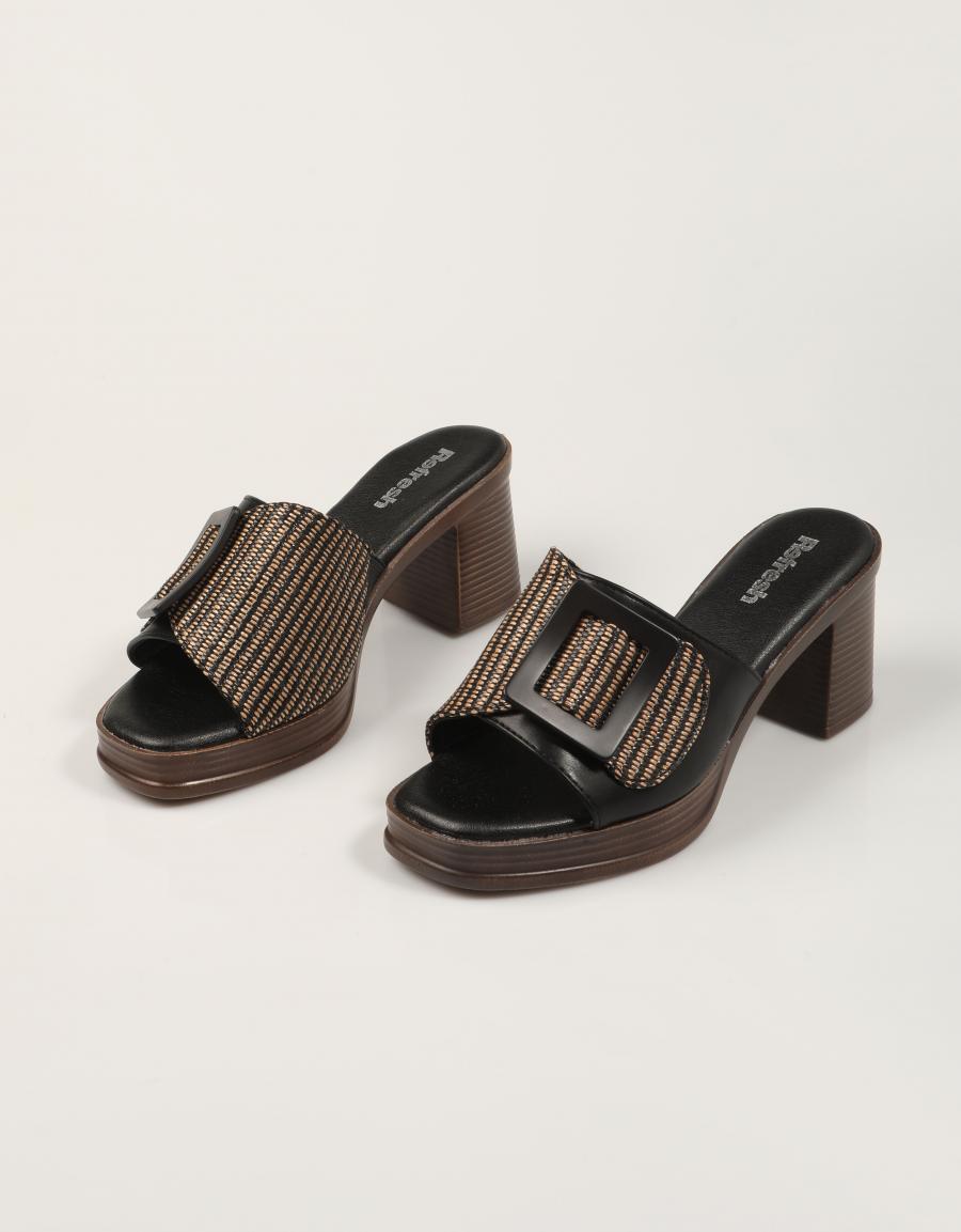 SANDALIAS REFRESH PALA HEBILLA NEGRO en color Negro