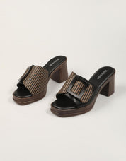 SANDALIAS REFRESH PALA HEBILLA NEGRO en color Negro