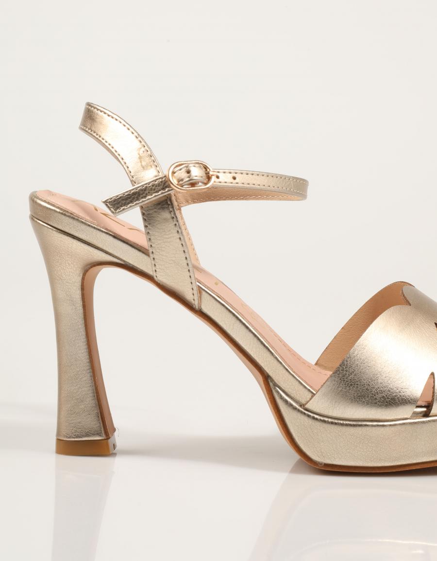 SANDALIAS AZAREY SANDALIA GOLD en color Oro