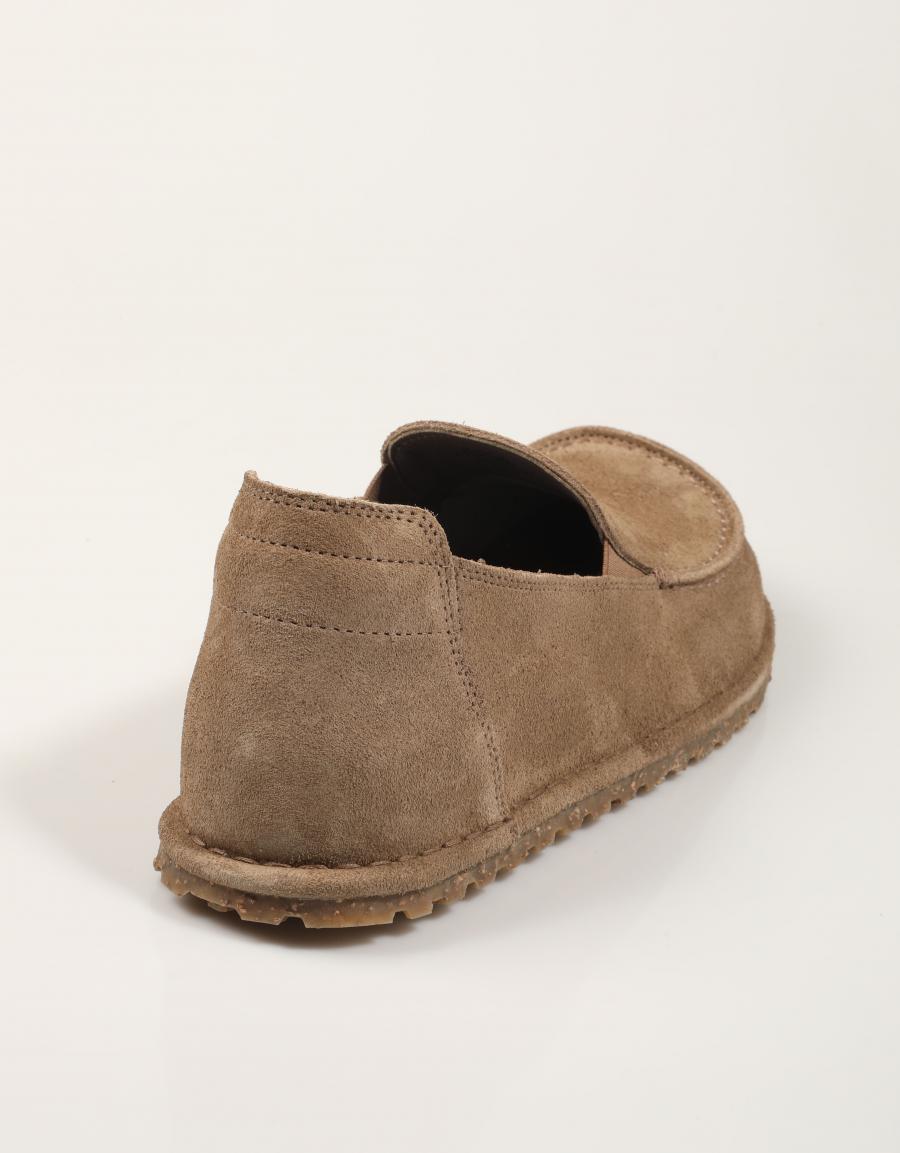 ZAPATOS SPORT BIRKENSTOCK UTTI SLIP ON GRAY TAUPE 1027494 en color Taupe