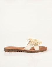 SANDALIAS LAZAMANI FLOWER MULES OFF WHITE en color Beige