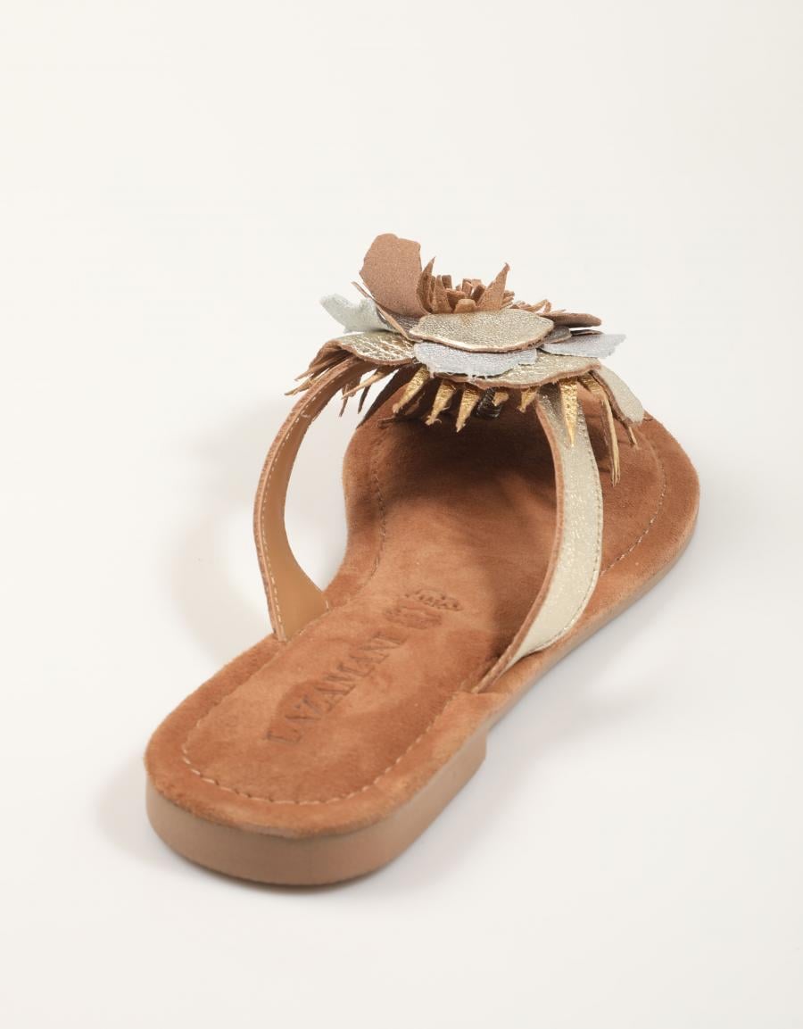 SANDALIAS LAZAMANI HILDE FLOWER METALLIC GOLD en color Beige