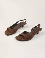 SANDALIAS TOP 3 SANDALIA TACON MOKA en color Marron