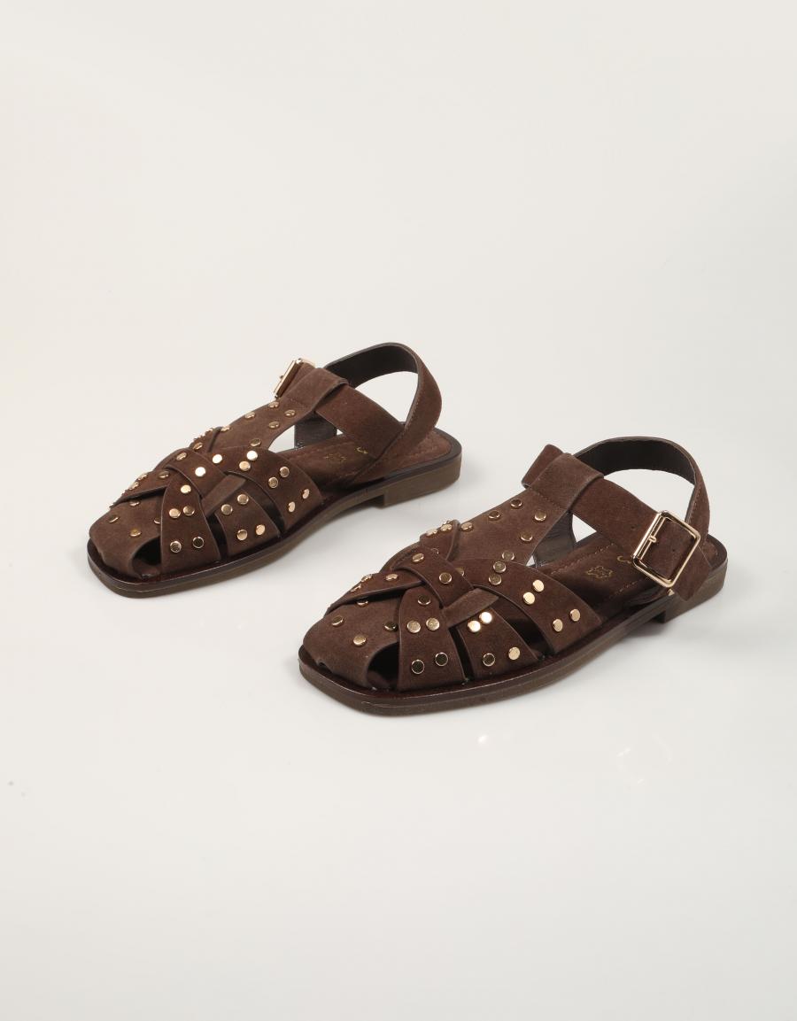 SANDALIAS TOP 3 ROMANA TACHAS MOKA en color Marron