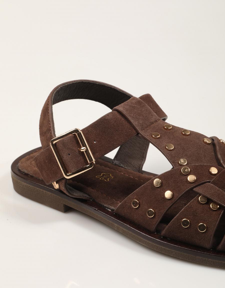 SANDALIAS TOP 3 ROMANA TACHAS MOKA en color Marron