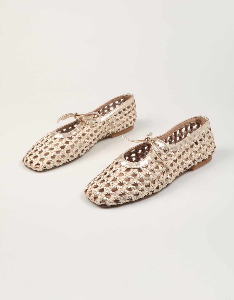 ZAPATOS SPORT TOP 3 BAILARINA TRENZADO ORO en color Oro