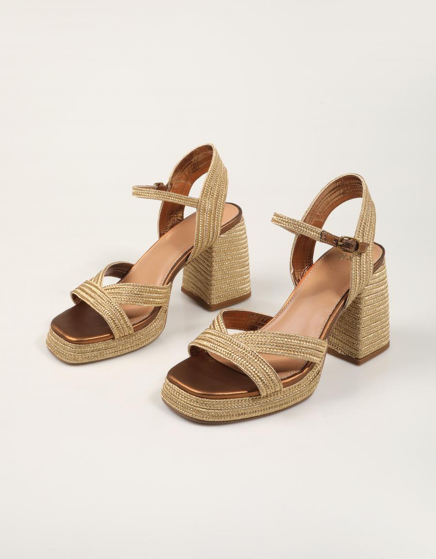 SANDALIAS EXE SANDALIA BRONZE en color Bronce