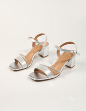 SANDALIAS EXE SANDALIA COGIDA SILVER en color Beige