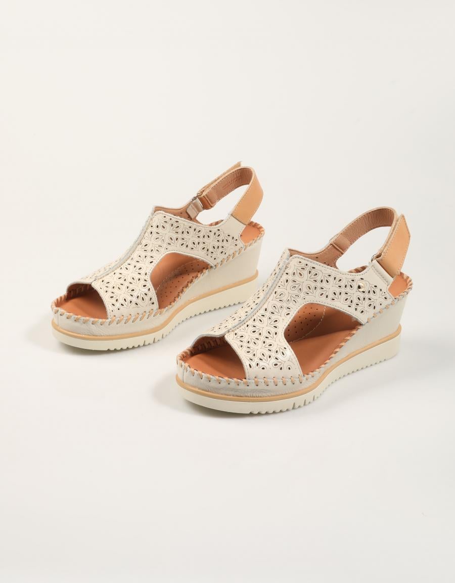 ZAPATILLAS PIKOLINOS AGUADULCE W3Z-1623C1 en color Hielo