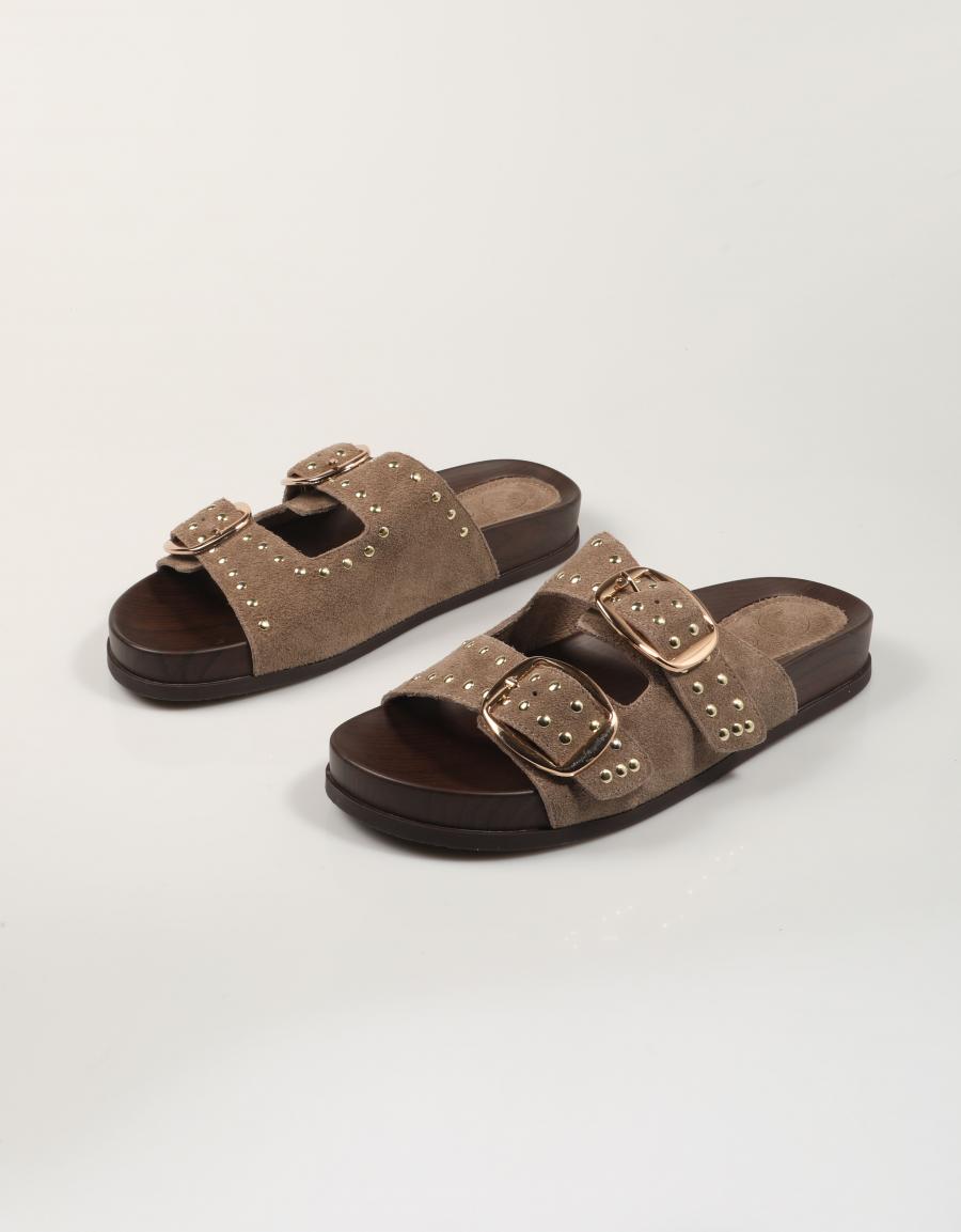 SANDALIAS CARMINA HILTON BIO REMACHES TAUPE en color Taupe