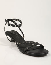 SANDALIAS TOP 3 SANDALIA TACHAS BLACK en color Negro