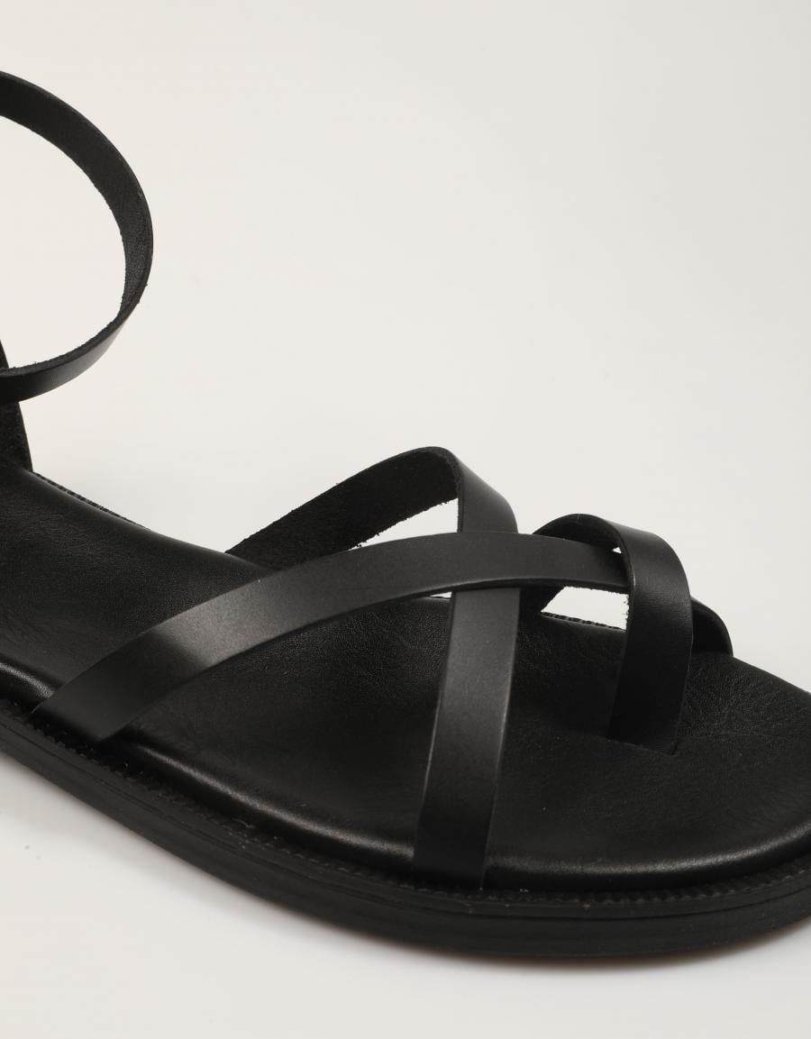SANDALIAS PORRONET SANDALIA TIRAS NEGRO en color Negro