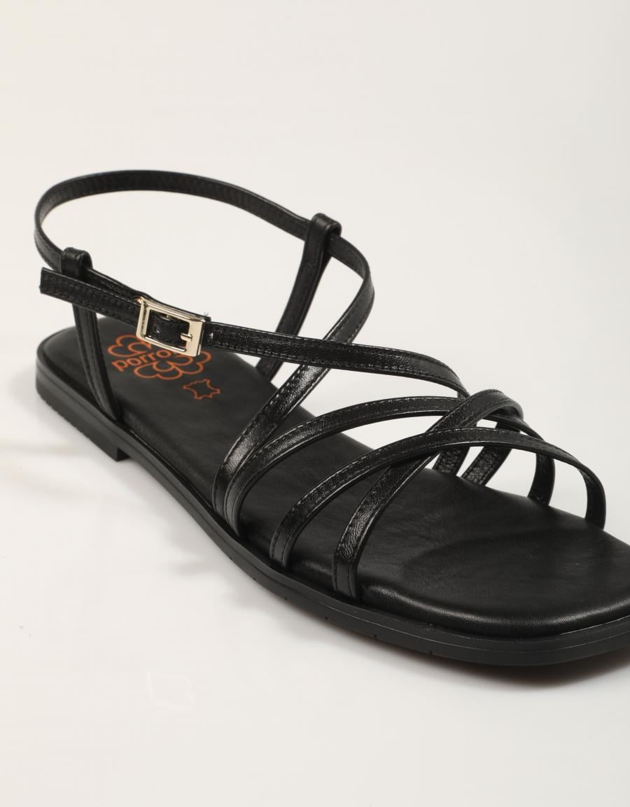SANDALIAS PORRONET SANDALIA TIRAS NEGRO en color Negro