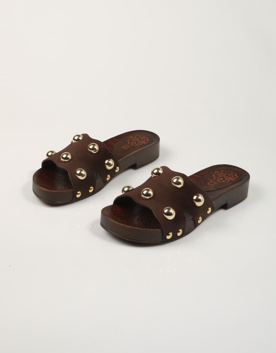 SANDALIAS PORRONET MADERA BOLAS REMACHES MOKA en color Marron