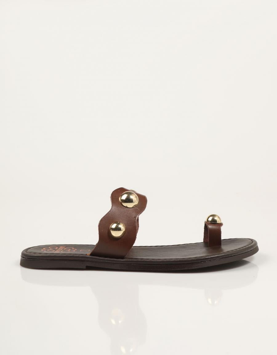 SANDALIAS PORRONET SANDALIA BOLAS REMACHES MOKA en color Marron