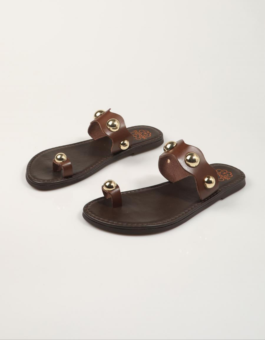 SANDALIAS PORRONET SANDALIA BOLAS REMACHES MOKA en color Marron