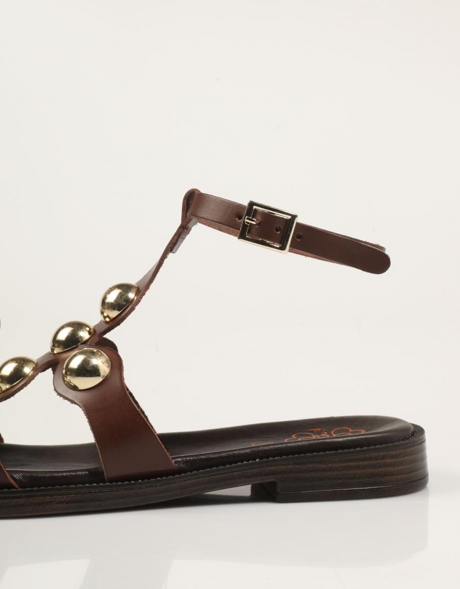 SANDALIAS PORRONET SANDALIA BOLAS REMACHES MOKA en color Marron
