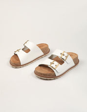 SANDALIAS YOKONO OCA 013 NAPA BLANCO en color Blanco