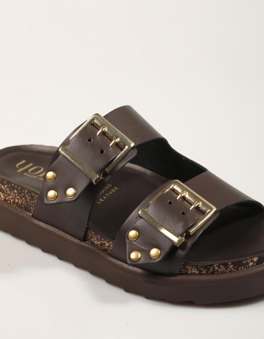 SANDALIAS YOKONO TUNEZ 262 ALASKA MARRON en color Marron
