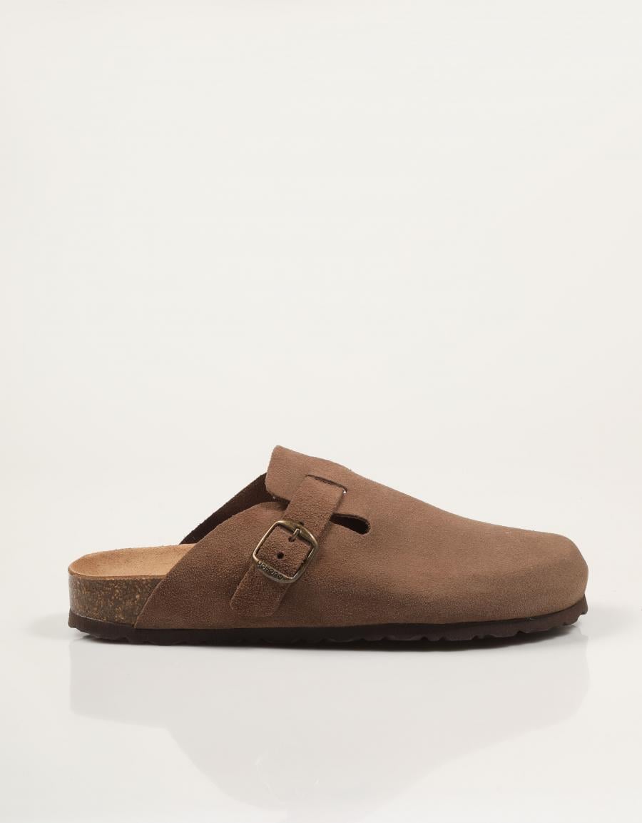 ZUECOS YOKONO ZUECO 599 SERR.LODO en color Marron